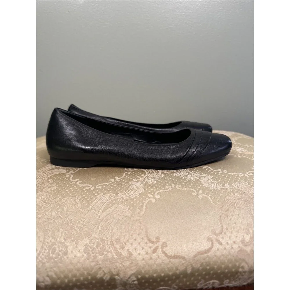 Gianni Bini Square Oval Toe Black Flats‎ Women’s Size 7.5 SEE SCUFFS